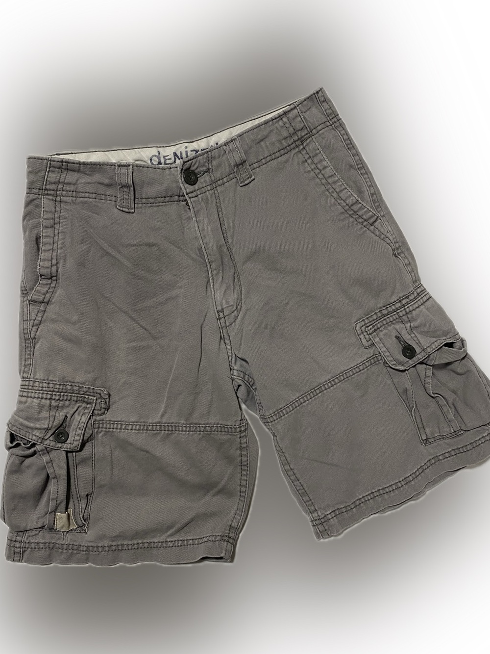 Denizen from Levi's Men's Gray Cargo Shorts with Utility Pockets